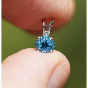 Vintage 14k Solid White Gold Natural‎ Blue Topaz Pendant - Necklace Gift Jewelry
